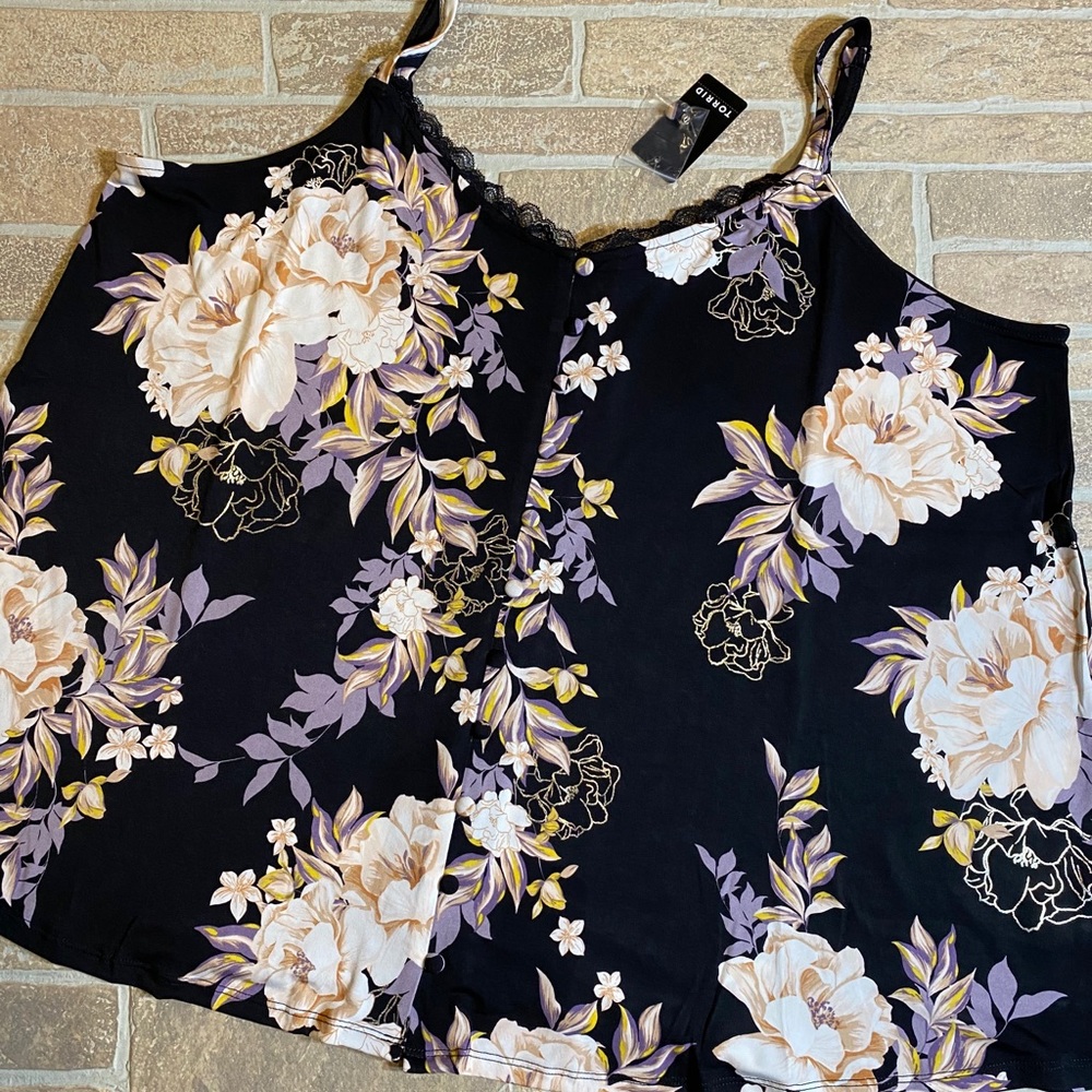Torrid Black Floral 3X 3 NWT Cami - Picture 3 of 3